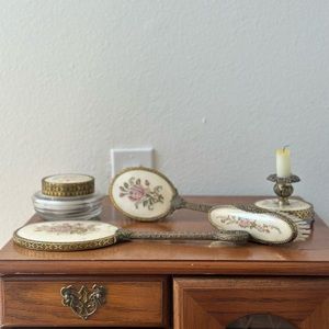 Vintage vanity set